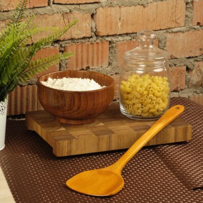 Широкая деревянная лопатка для кухни светлая, длина 39 см