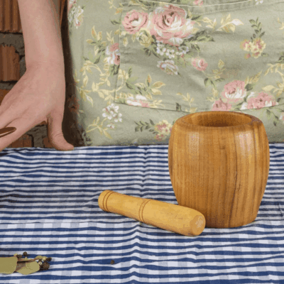 Ступка с пестиком из натурального дерева